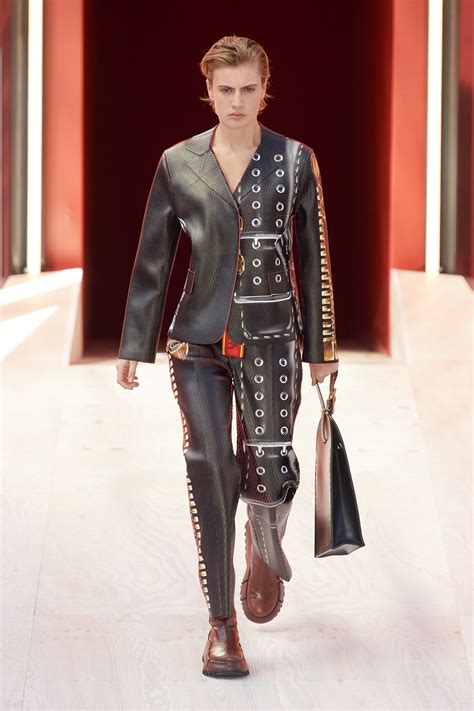 Louis Vuitton women's show